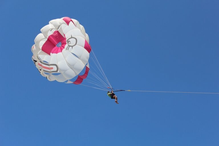 Parasailing in North Myrtle Beach: All you need to know